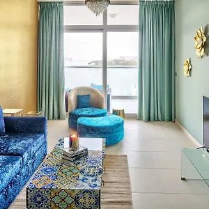 شقة Luxury Staycation - Azure Residences, دبي